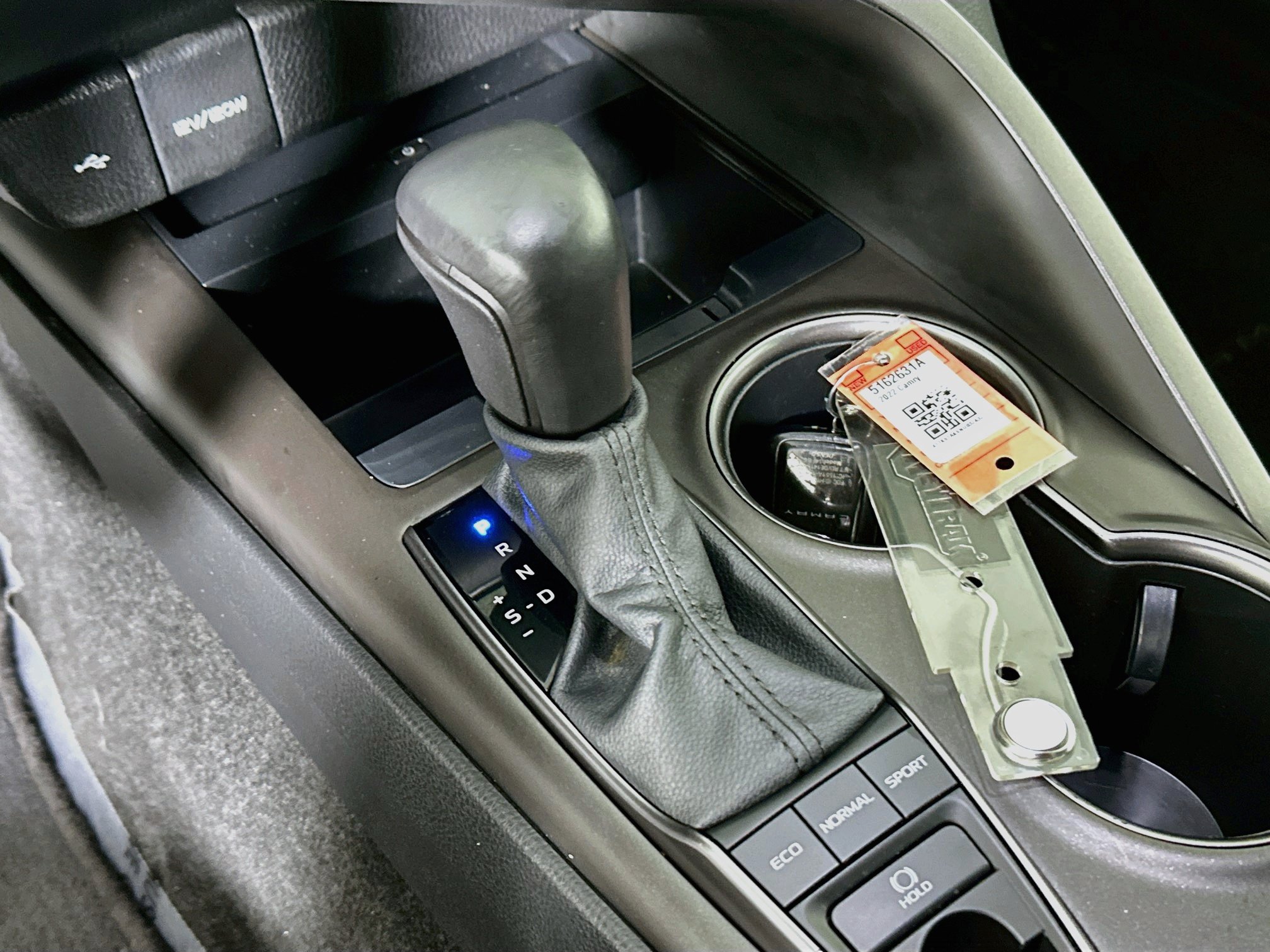 Used 2022 Toyota Camry XSE FWD image 21