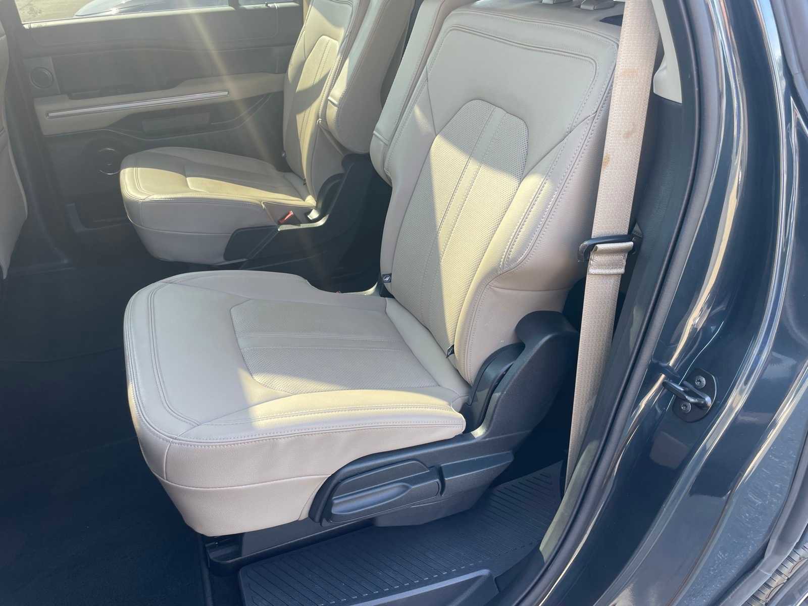 Used 2023 Ford Expedition Max Limited image 22