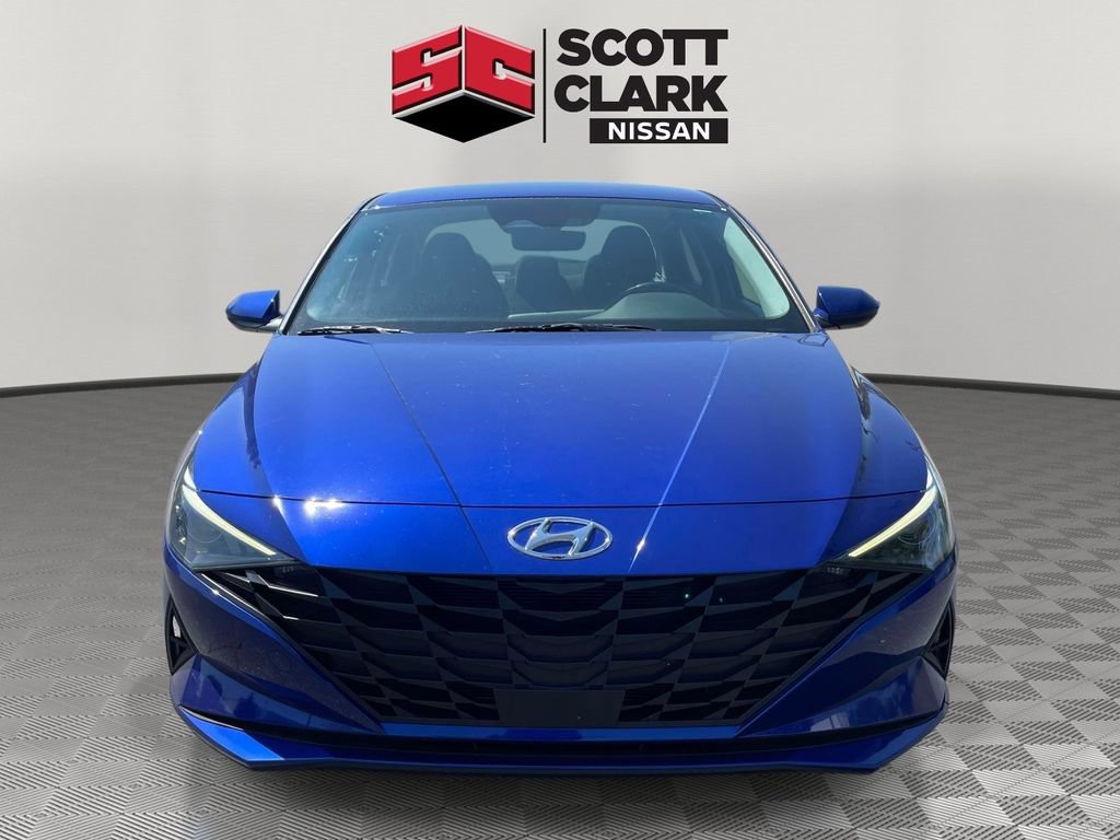 Used 2023 Hyundai Elantra SEL w/ Convenience Package FWD image 2