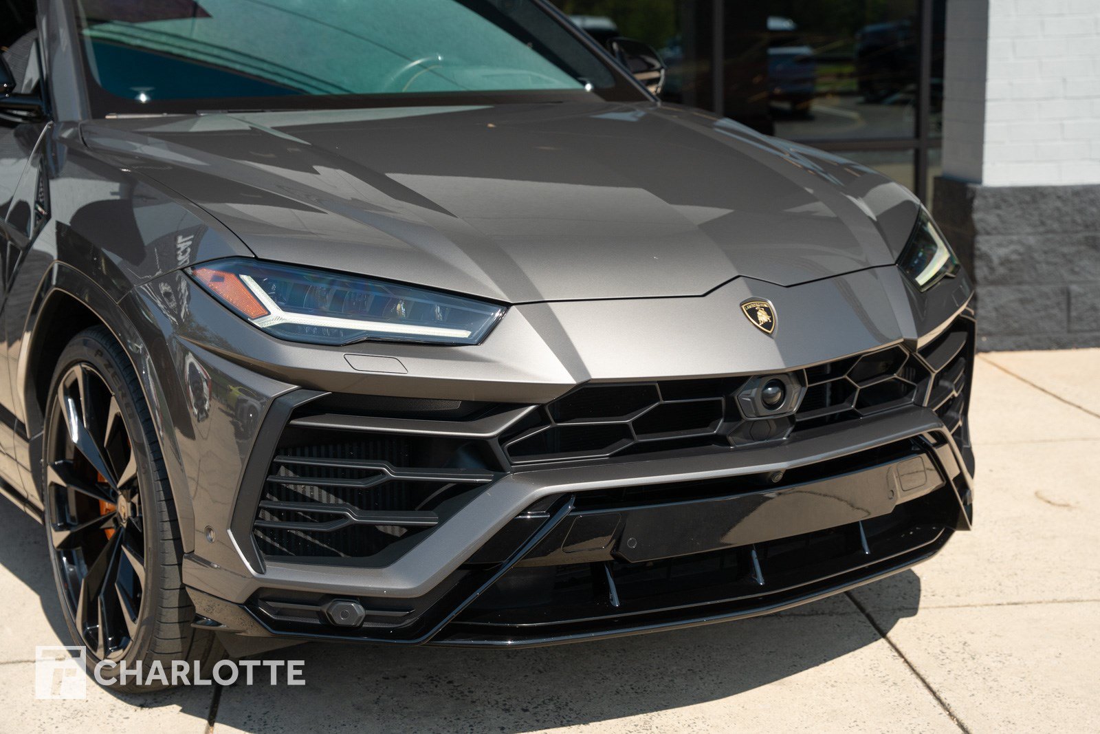 Used 2021 Lamborghini Urus AWD/4WD image 3