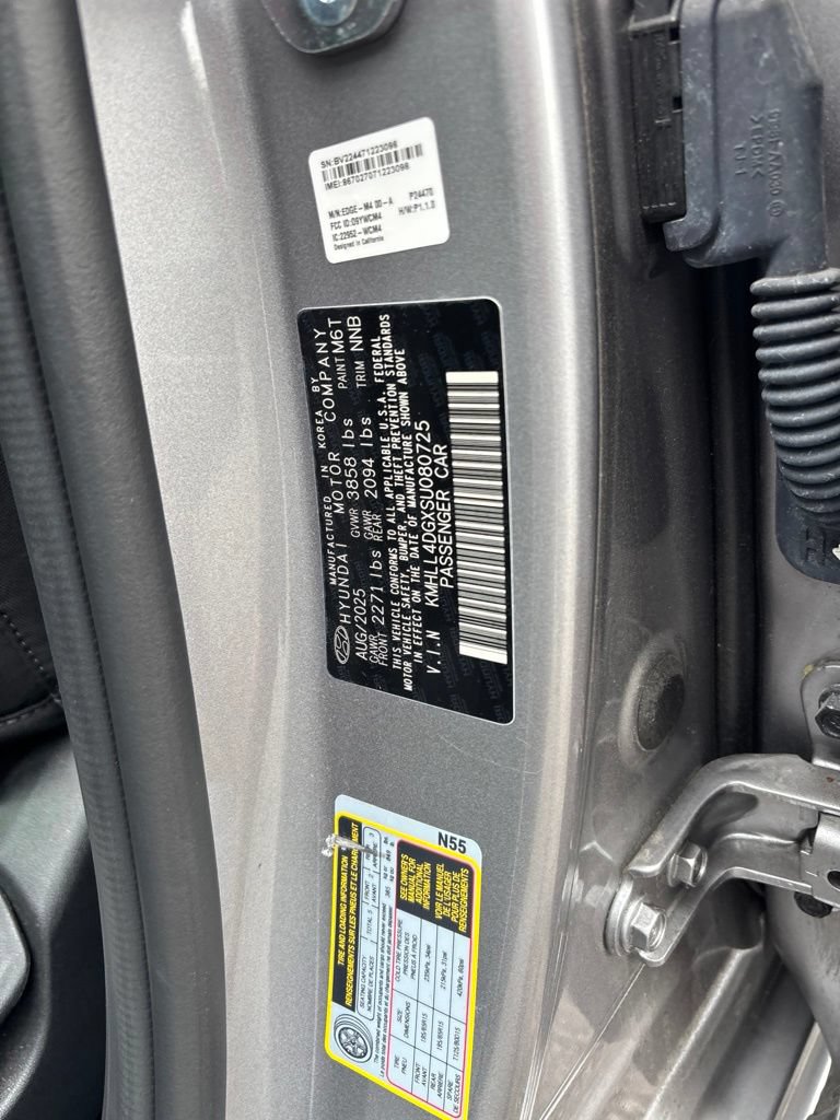 Used 2025 Hyundai Elantra SE FWD image 11