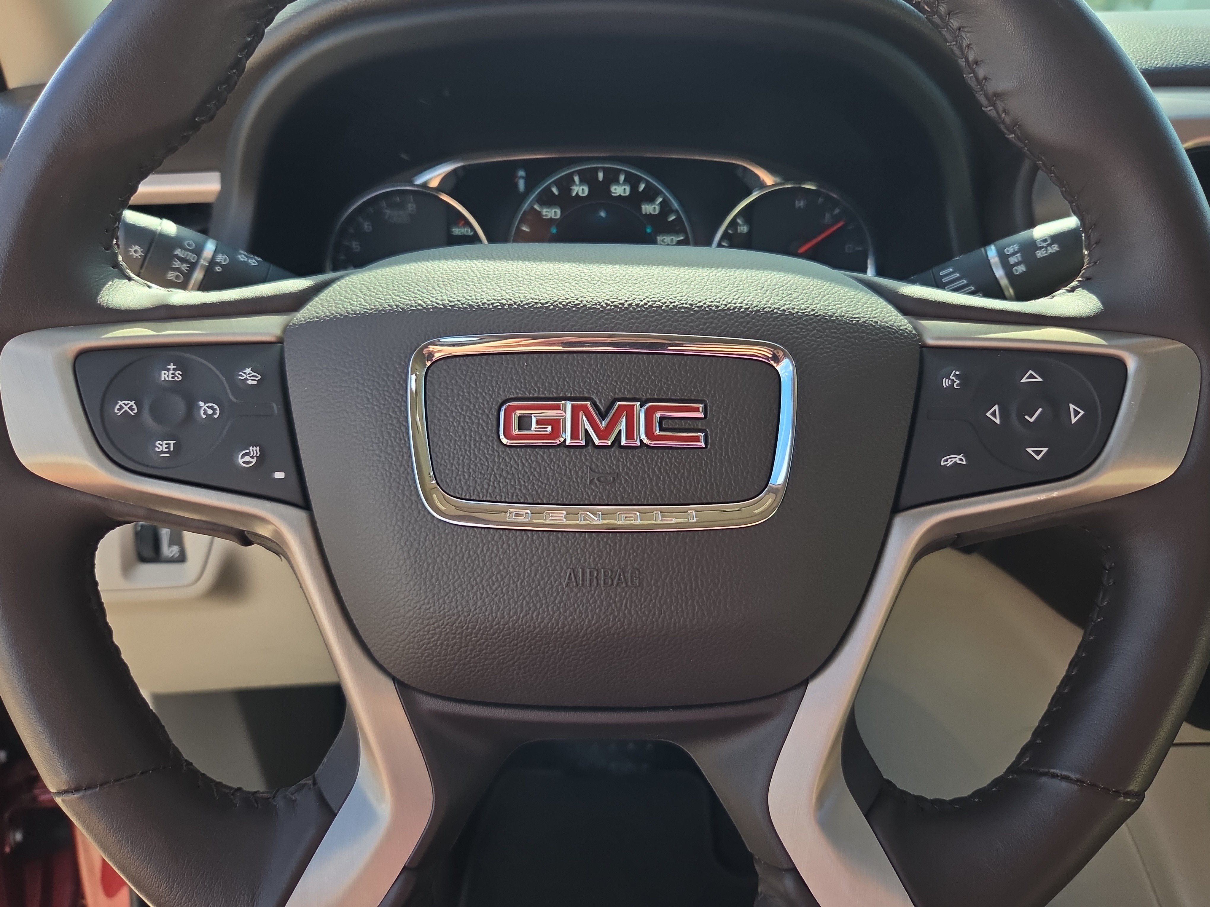 Used 2019 GMC Acadia Denali w/ Technology Package FWD image 19