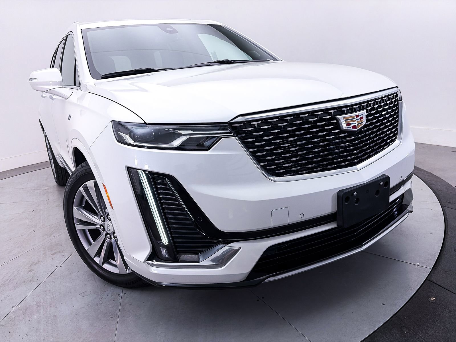 Used 2023 Cadillac XT6 Premium Luxury FWD image 9