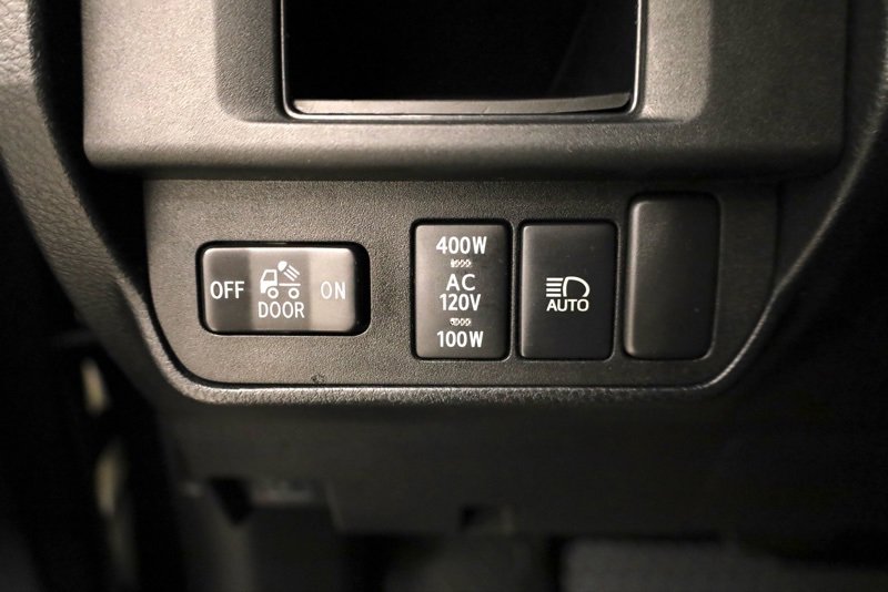 Used 2019 Toyota Tacoma TRD Off-Road w/ Four Season Floor Mat Package image 30