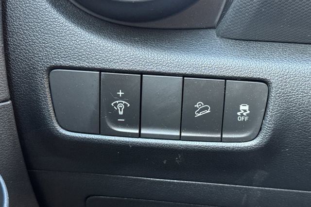 Used 2023 Hyundai Kona SEL image 39