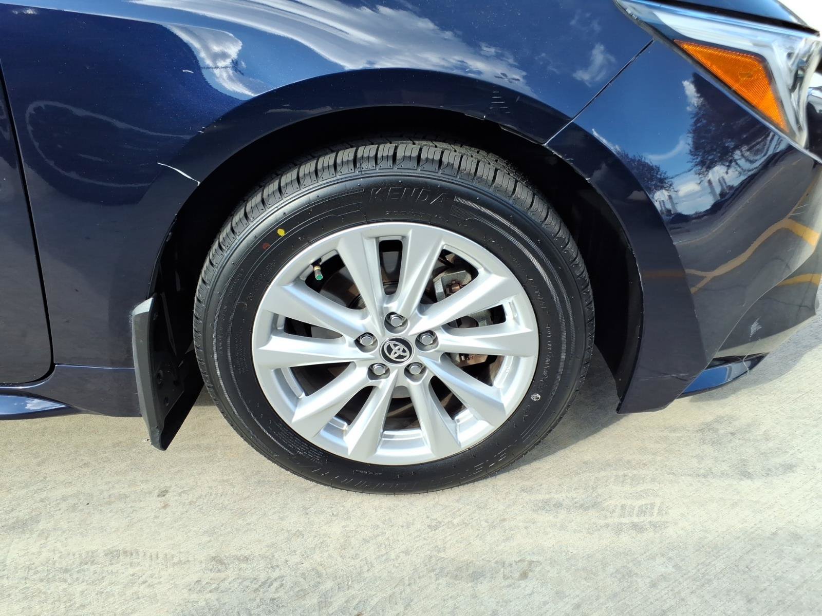 Used 2024 Toyota Corolla XLE FWD image 4