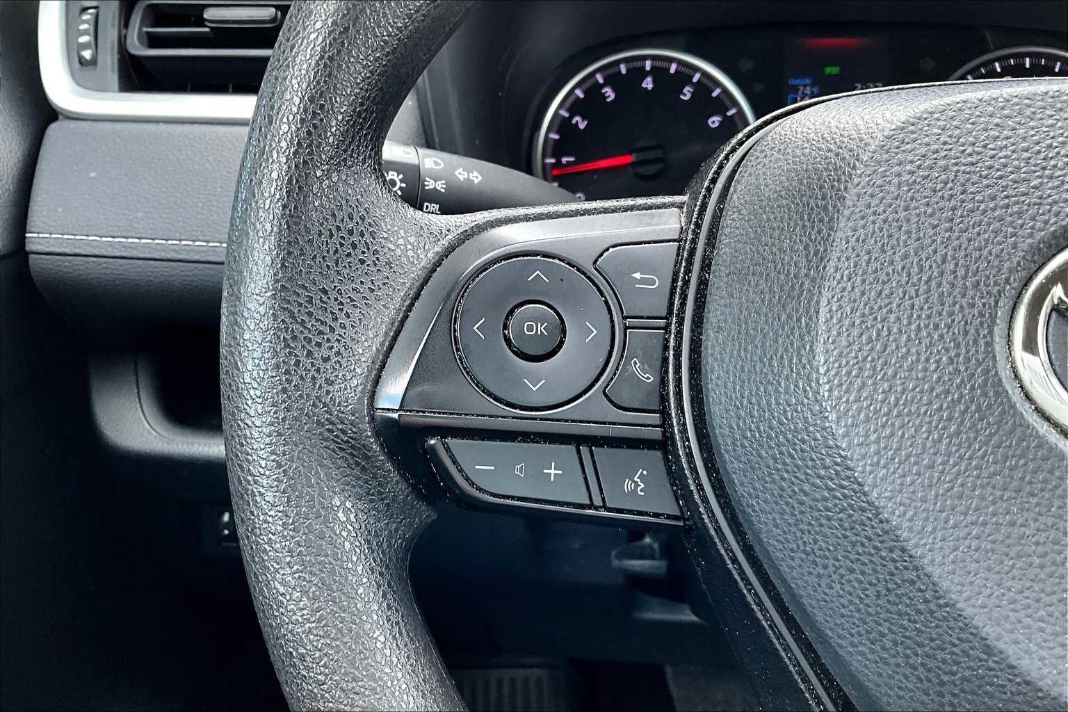 Used 2022 Toyota RAV4 LE image 24