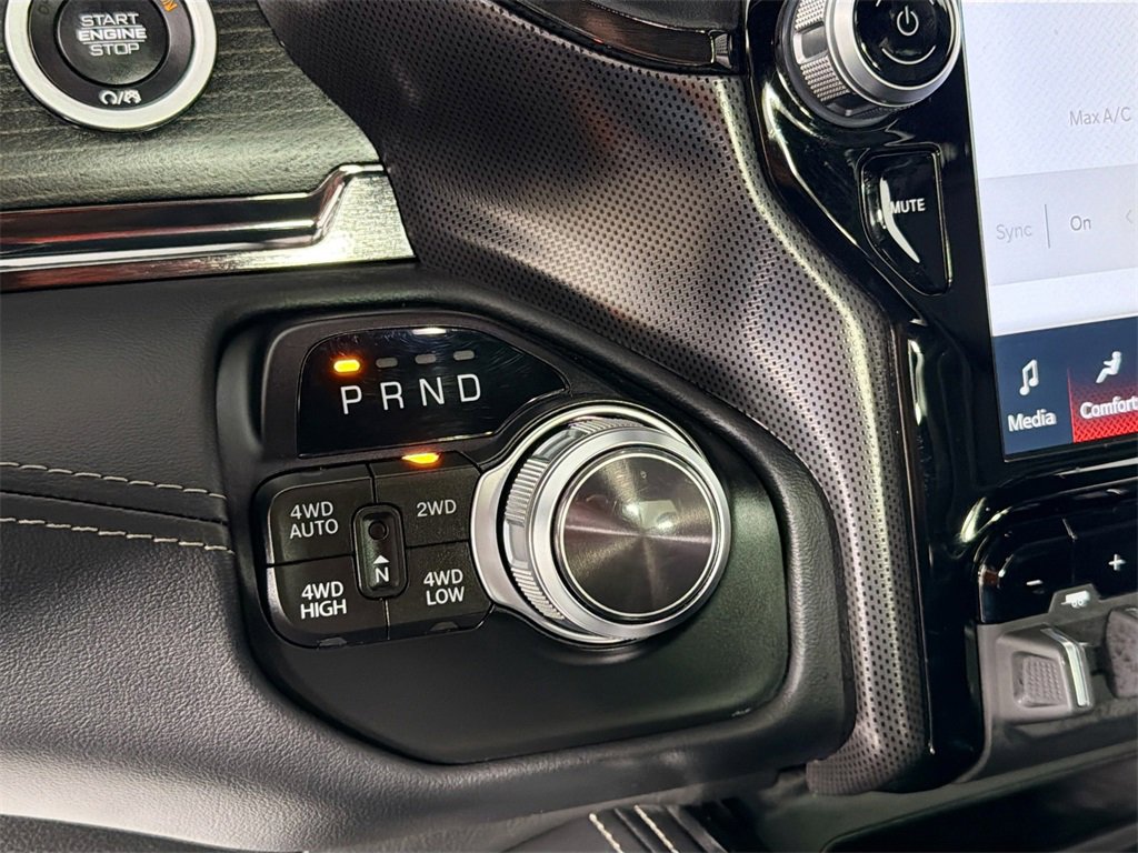 Used 2022 RAM 1500 Limited w/ Body-Colour Bumper Group image 16