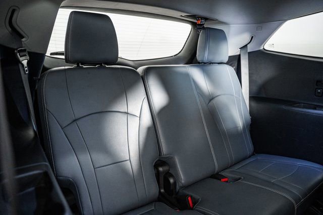 Used 2020 Buick Enclave Essence image 34