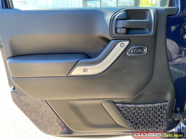 Used 2013 Jeep Wrangler Unlimited Sahara w/ Connectivity Group AWD/4WD image 21