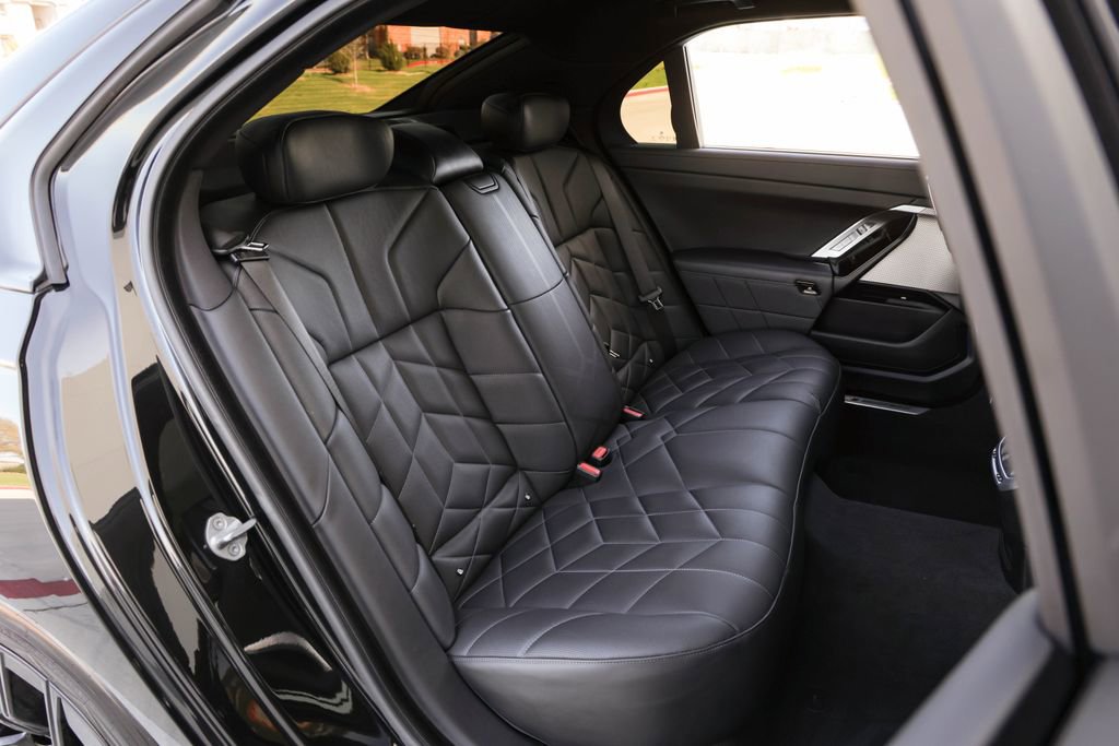 Used 2024 BMW 740i image 30