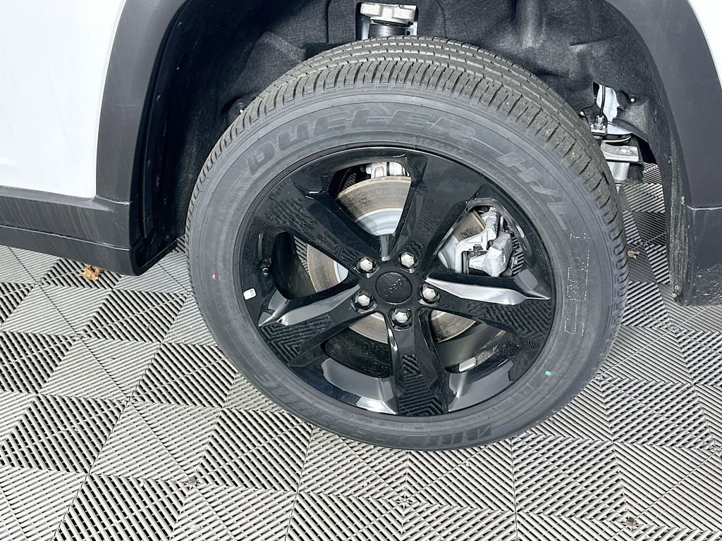 New 2025 Jeep Grand Cherokee L Altitude image 39