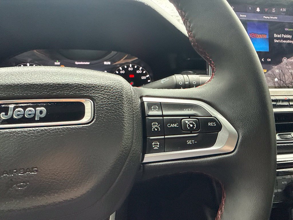 Used 2025 Jeep Compass Trailhawk AWD/4WD image 16