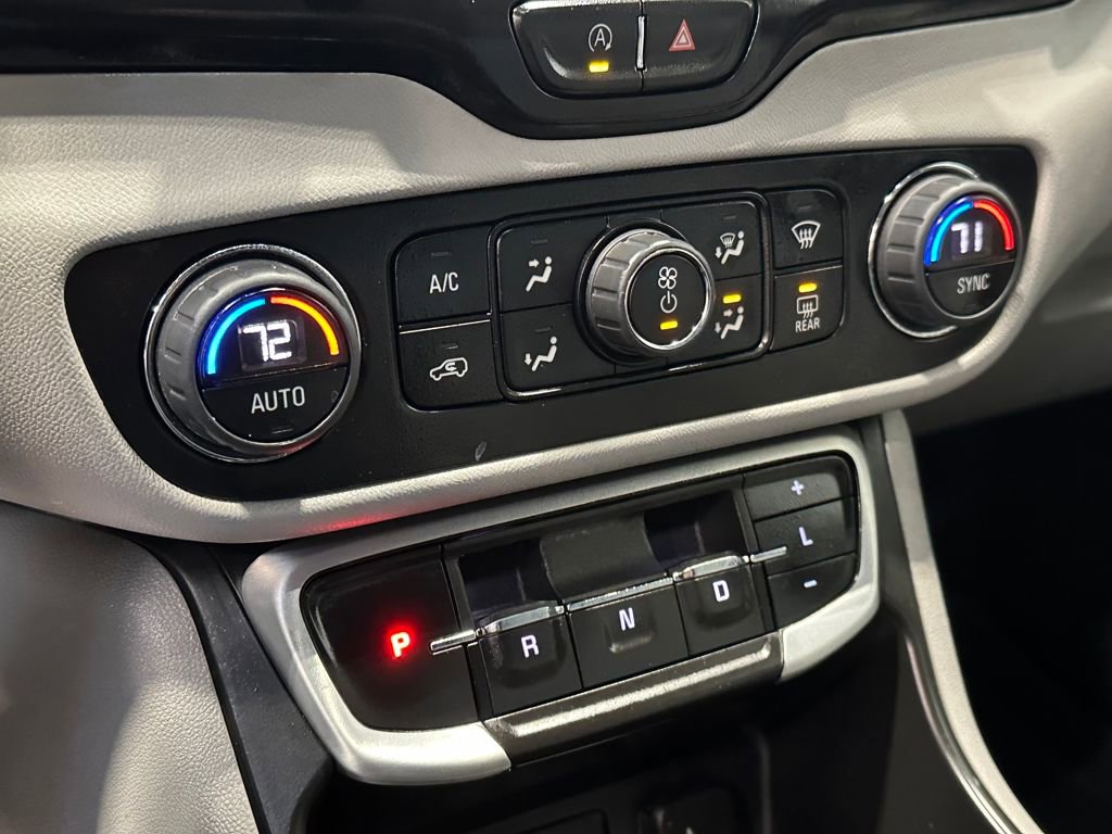 Used 2022 GMC Terrain SLT image 21