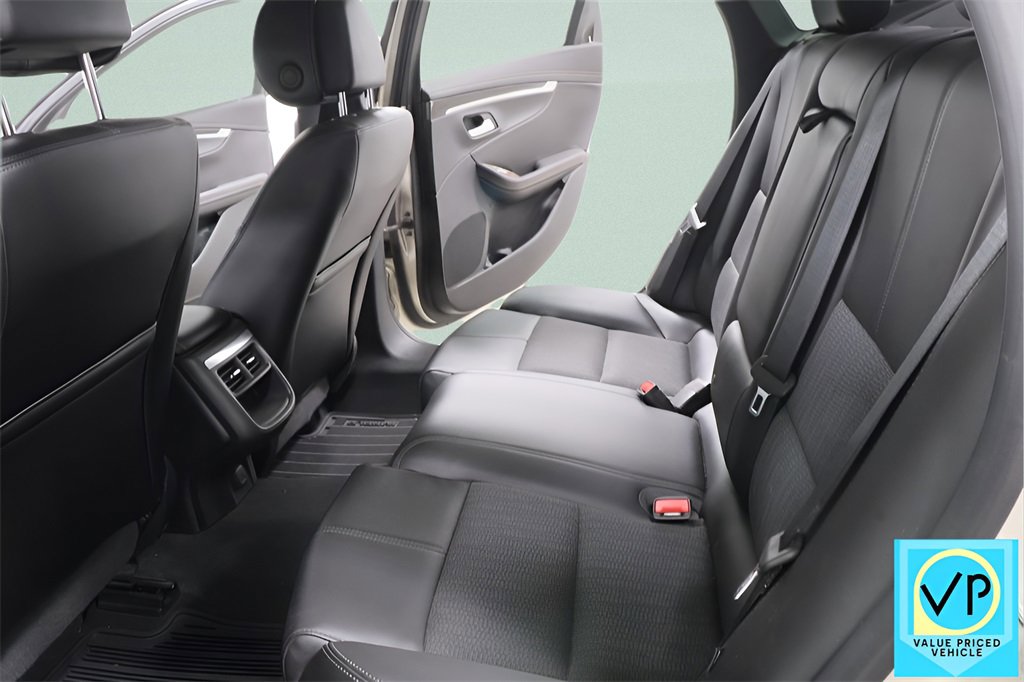 Used 2014 Chevrolet Impala LT w/ Convenience Package image 25