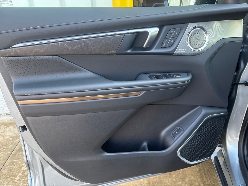 New 2025 Buick Enclave Avenir w/ Super Cruise Package image 13