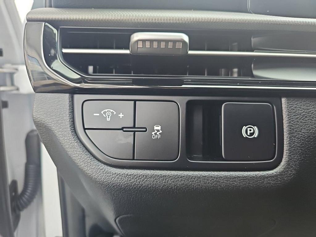 Used 2026 Kia Sportage LX w/ LX Convenience Package FWD image 21