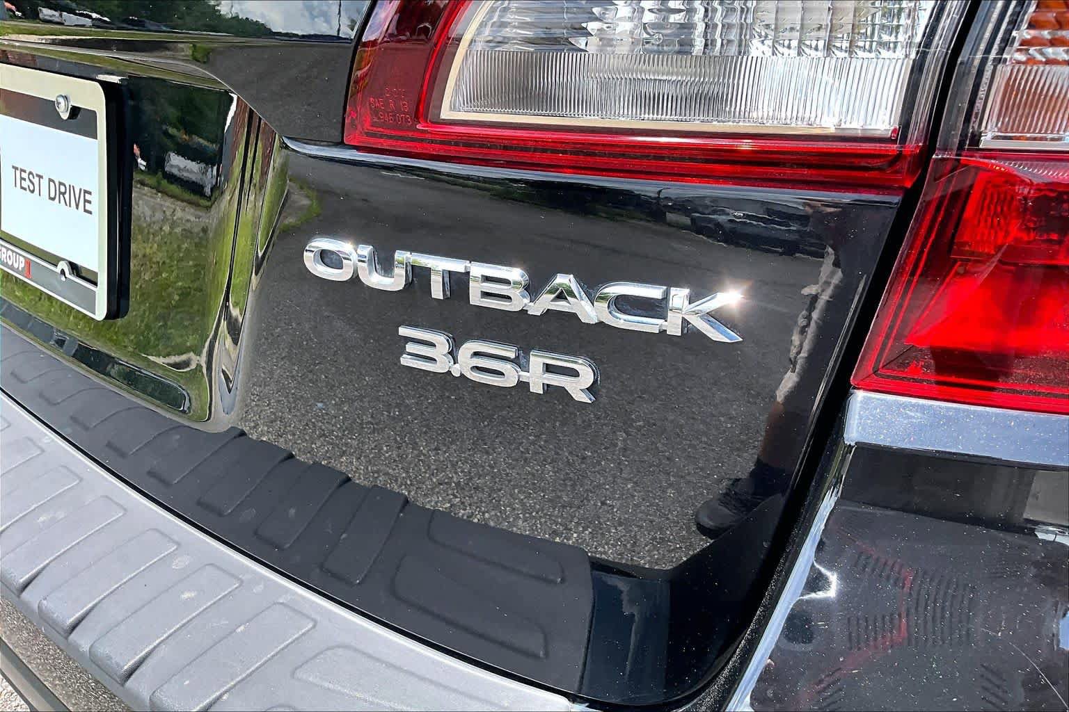 Used 2018 Subaru Outback 3.6R Limited AWD/4WD image 10