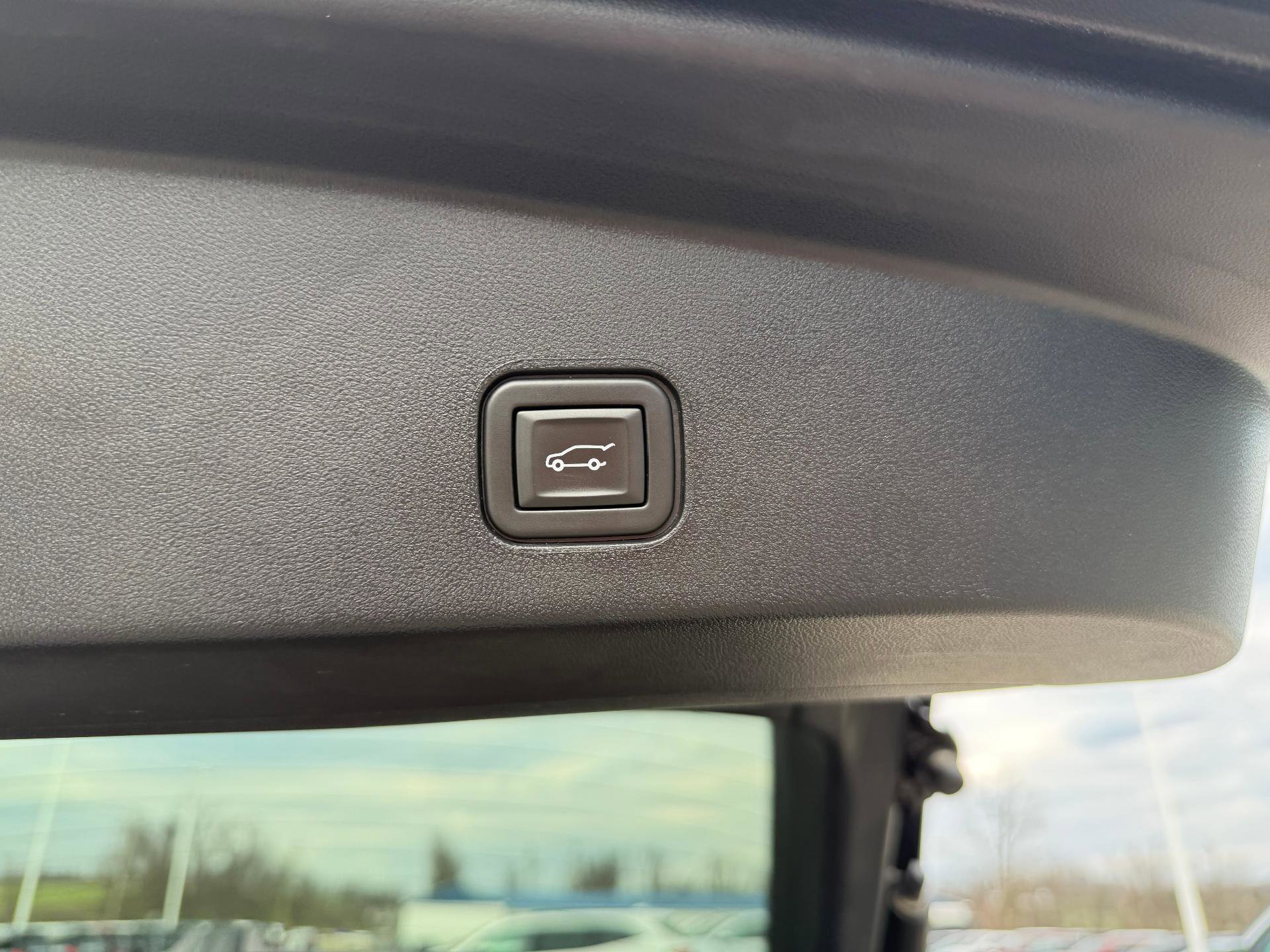 Certified 2024 Cadillac Lyriq Luxury w/ Nappa Leather Package image 21