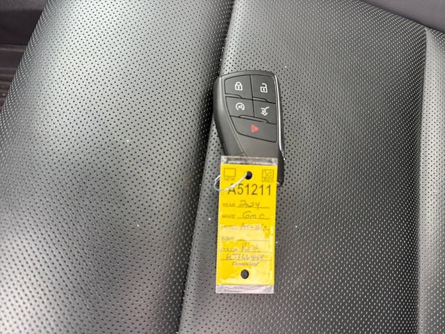 Used 2024 GMC Acadia Denali w/ Super Cruise Package image 33