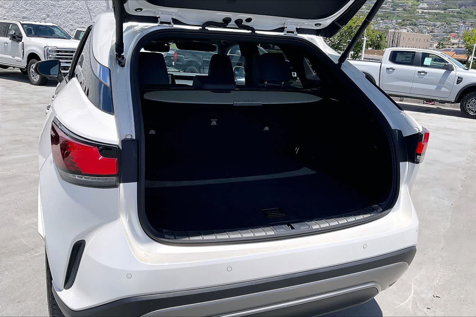 Used 2024 Lexus RX 450h AWD w/ Luxury Package image 18