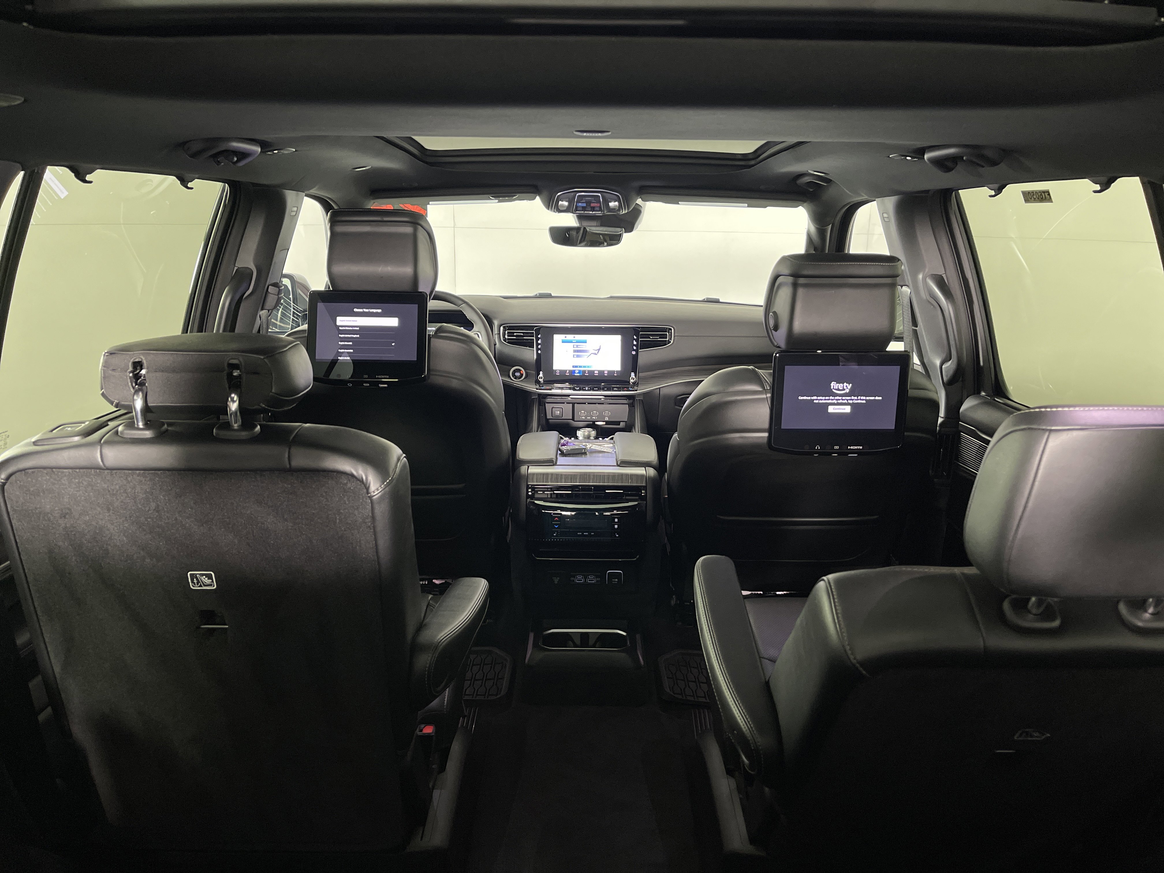 Used 2024 Jeep Wagoneer Series III w/ Premium Group I image 17