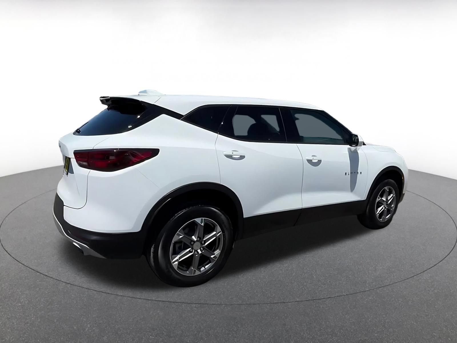 Used 2026 Chevrolet Blazer LT FWD image 14