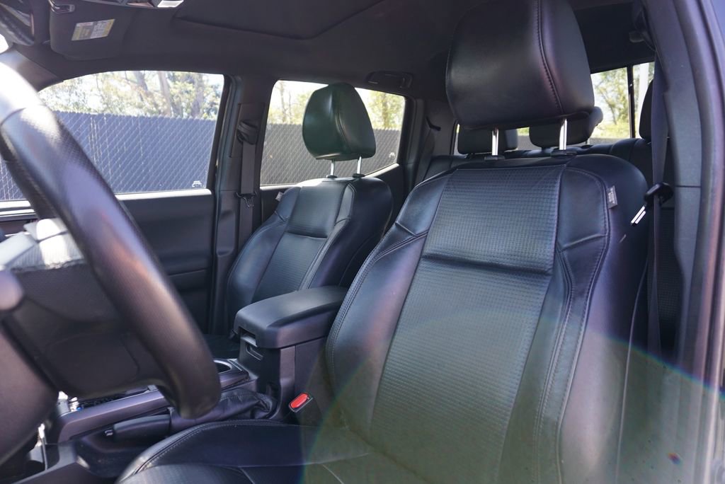 Used 2021 Toyota Tacoma TRD Off-Road w/ TRD Premium Off Road Package image 11