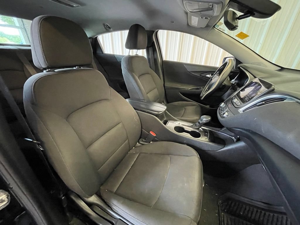 Used 2021 Chevrolet Malibu LT FWD image 30