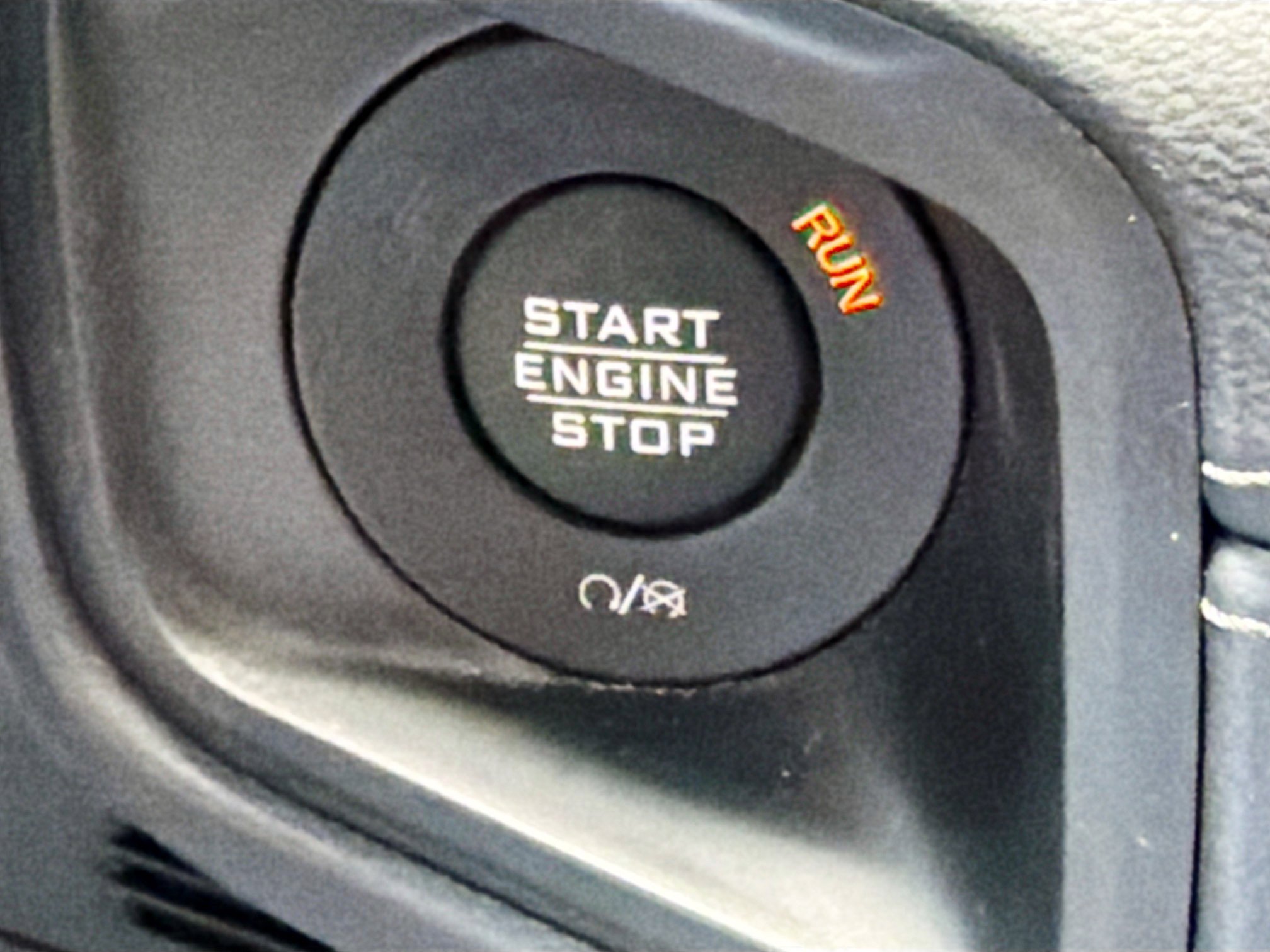 Used 2025 Jeep Wrangler Sahara image 33