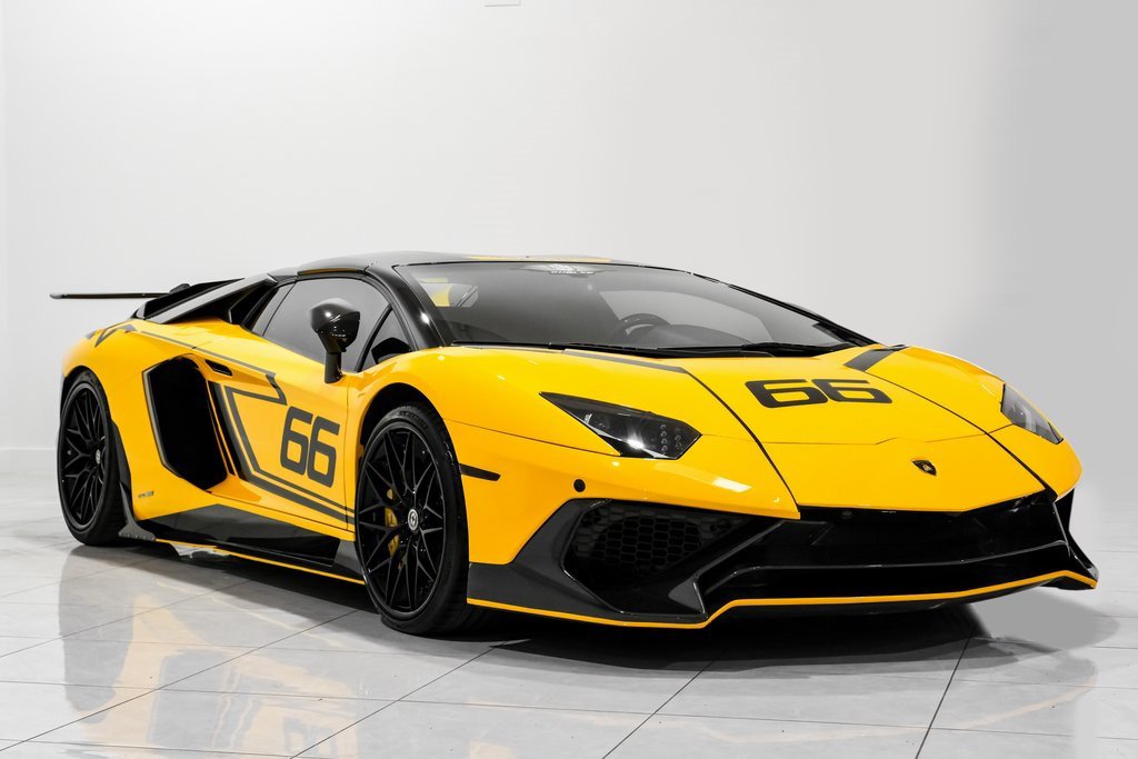 Used 2016 Lamborghini Aventador LP 700-4 image 3