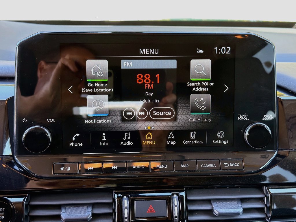 Used 2025 Nissan Pathfinder SL AWD/4WD image 17