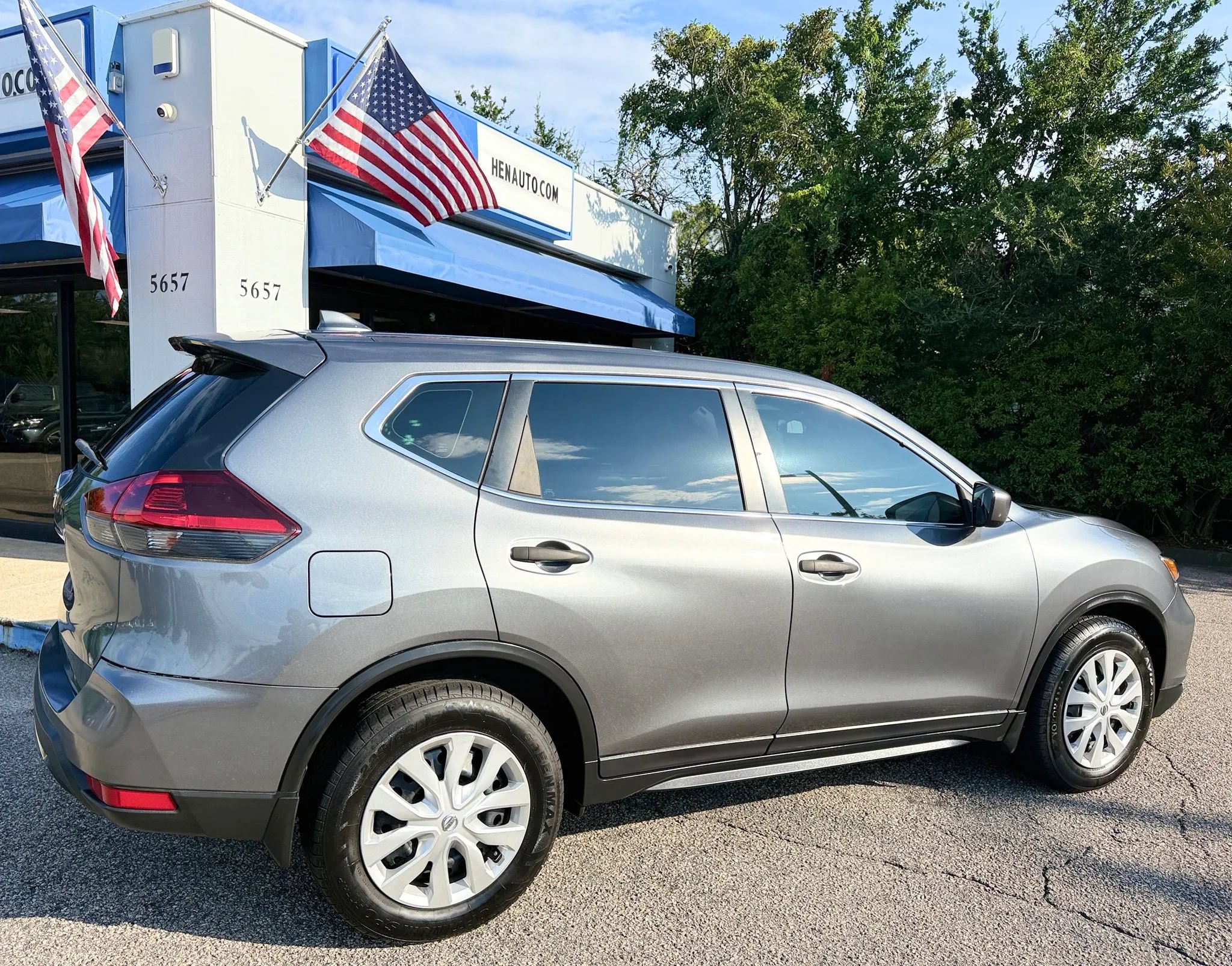 Used 2020 Nissan Rogue S FWD image 6