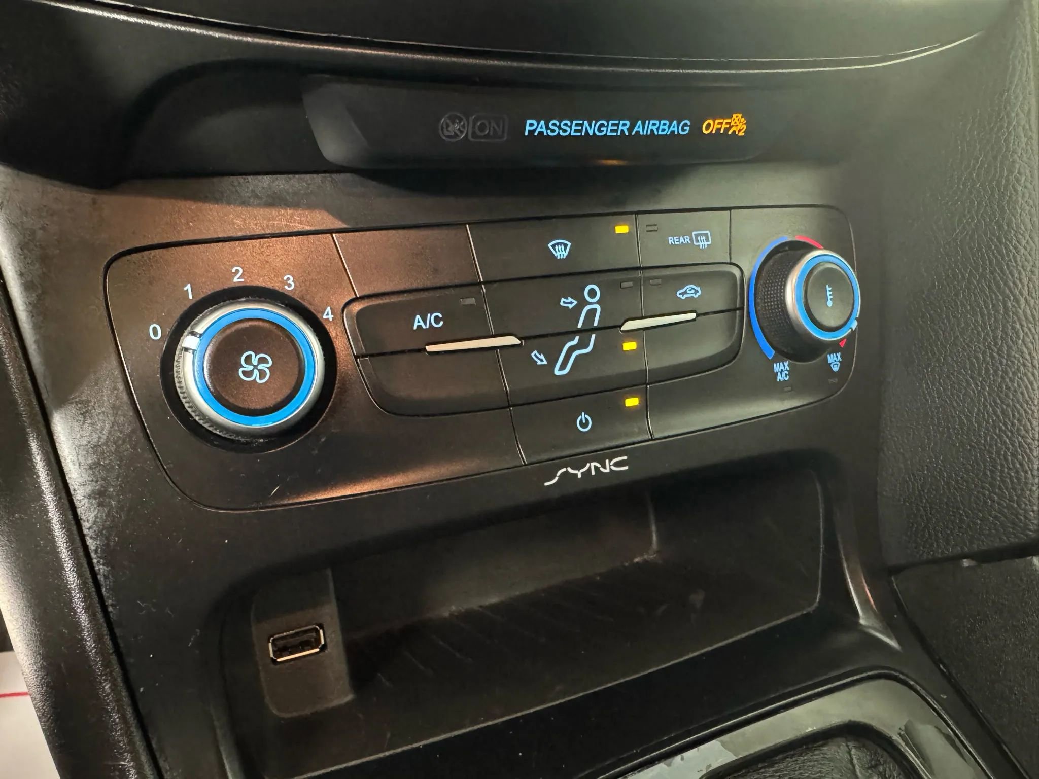 Used 2018 Ford Focus SE FWD image 19