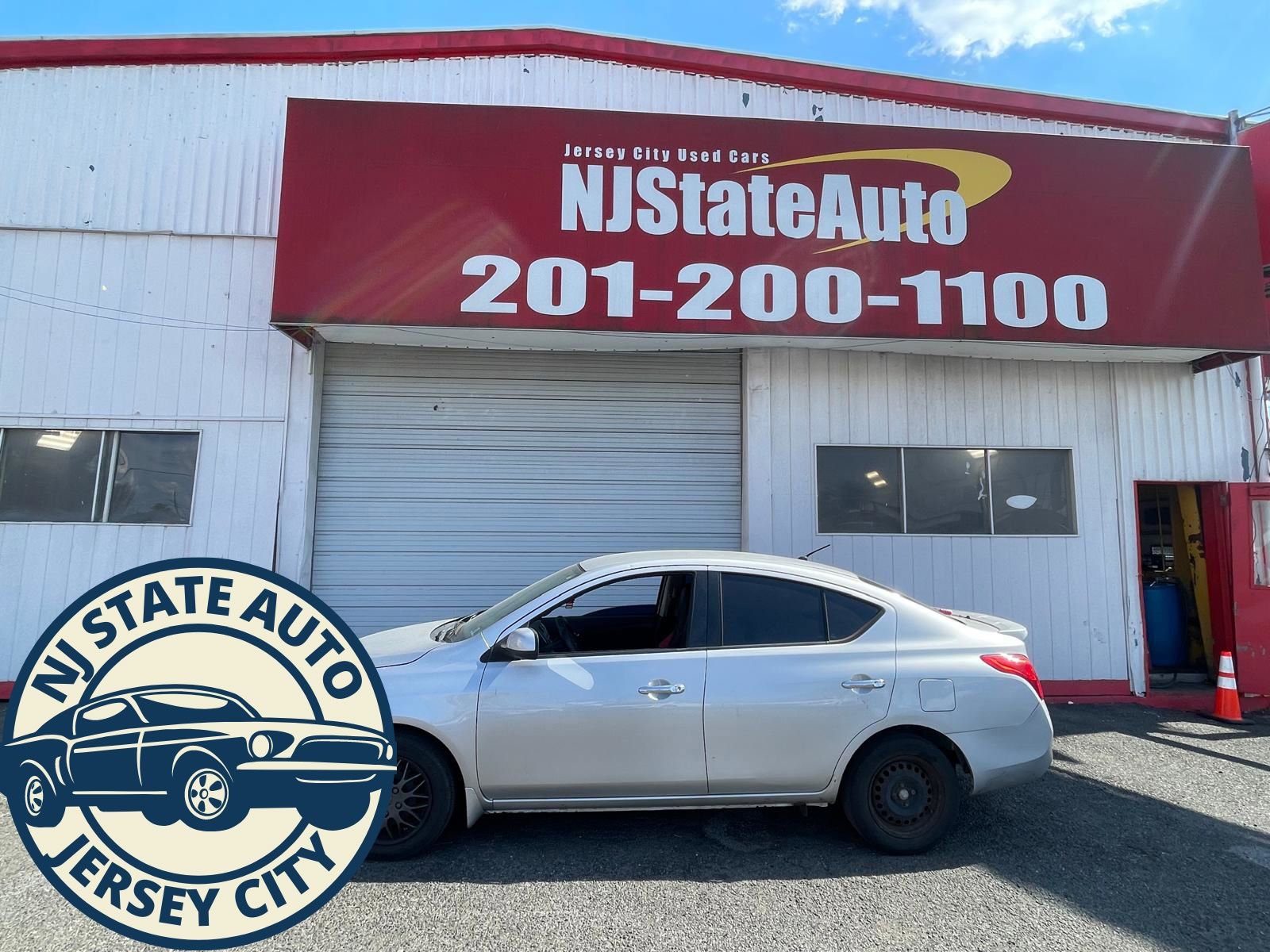Used 2013 Nissan Versa SV video 2