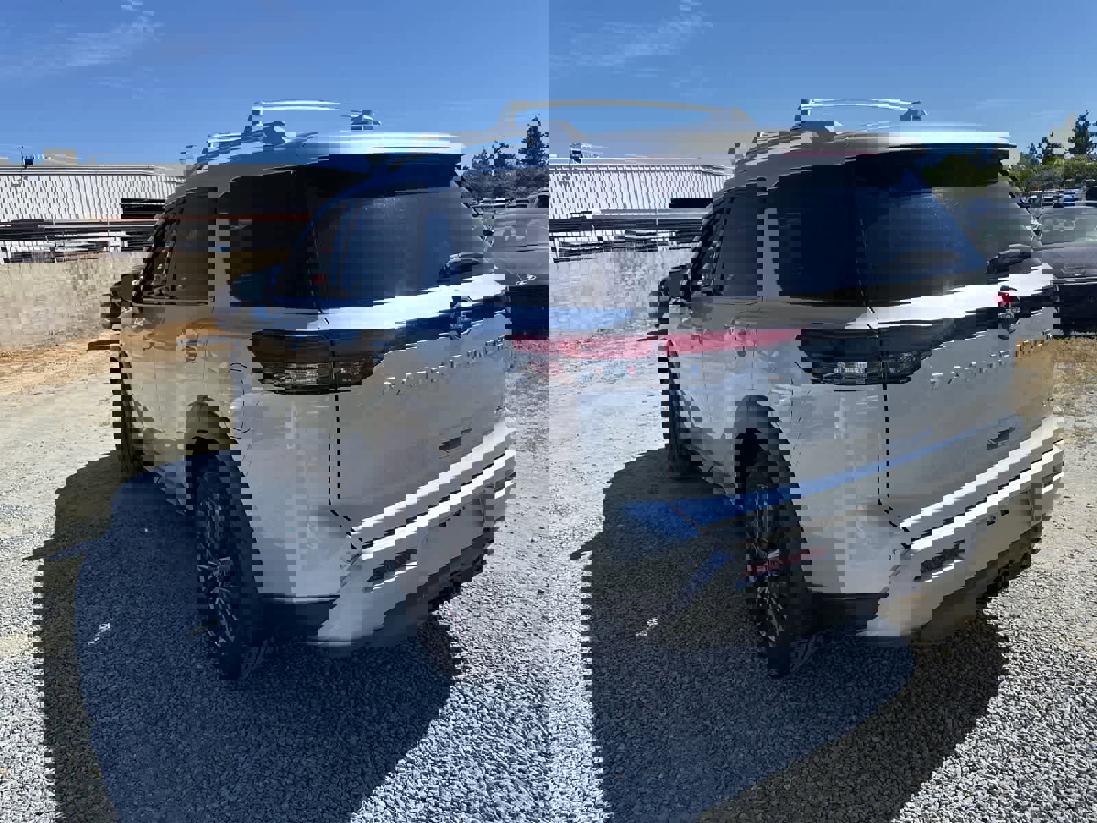 Used 2025 Nissan Pathfinder SL w/ SL Premium Package image 7