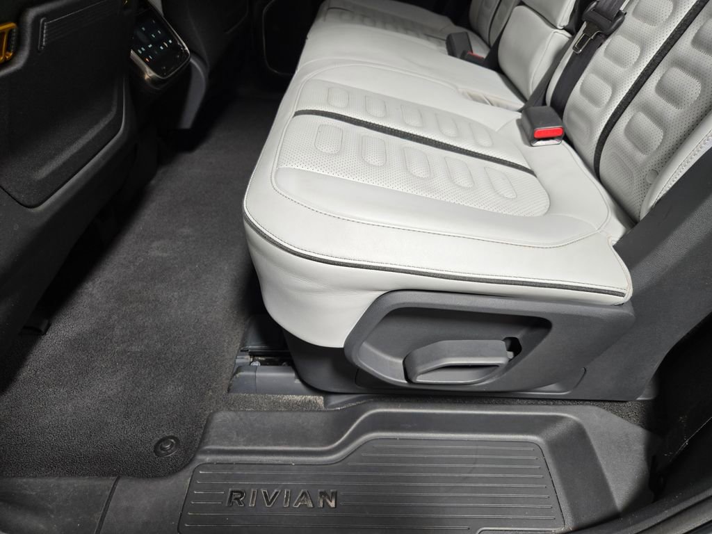 Used 2023 Rivian R1S Launch Edition image 30