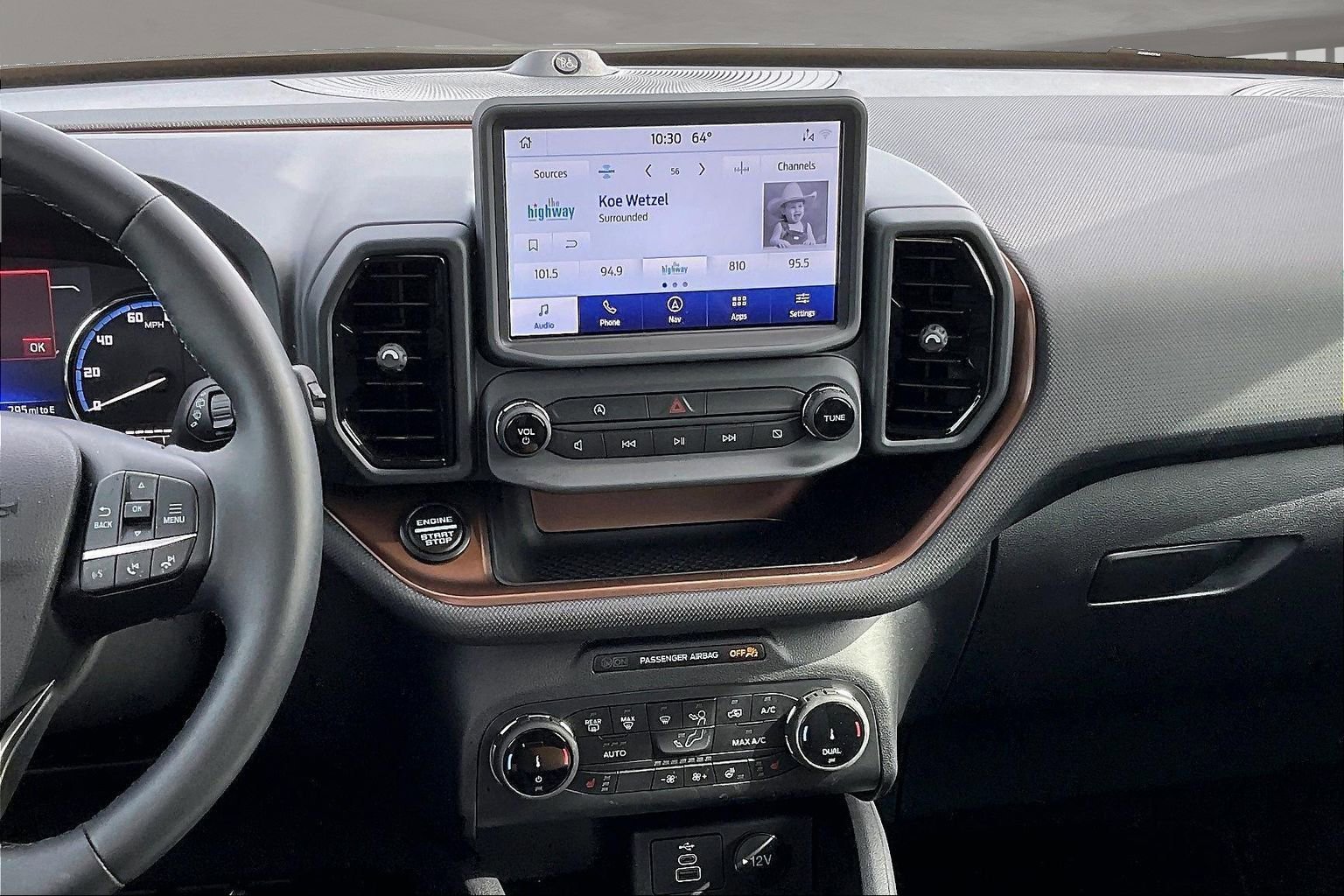 Used 2024 Ford Bronco Sport Outer Banks w/ Tech Package image 9