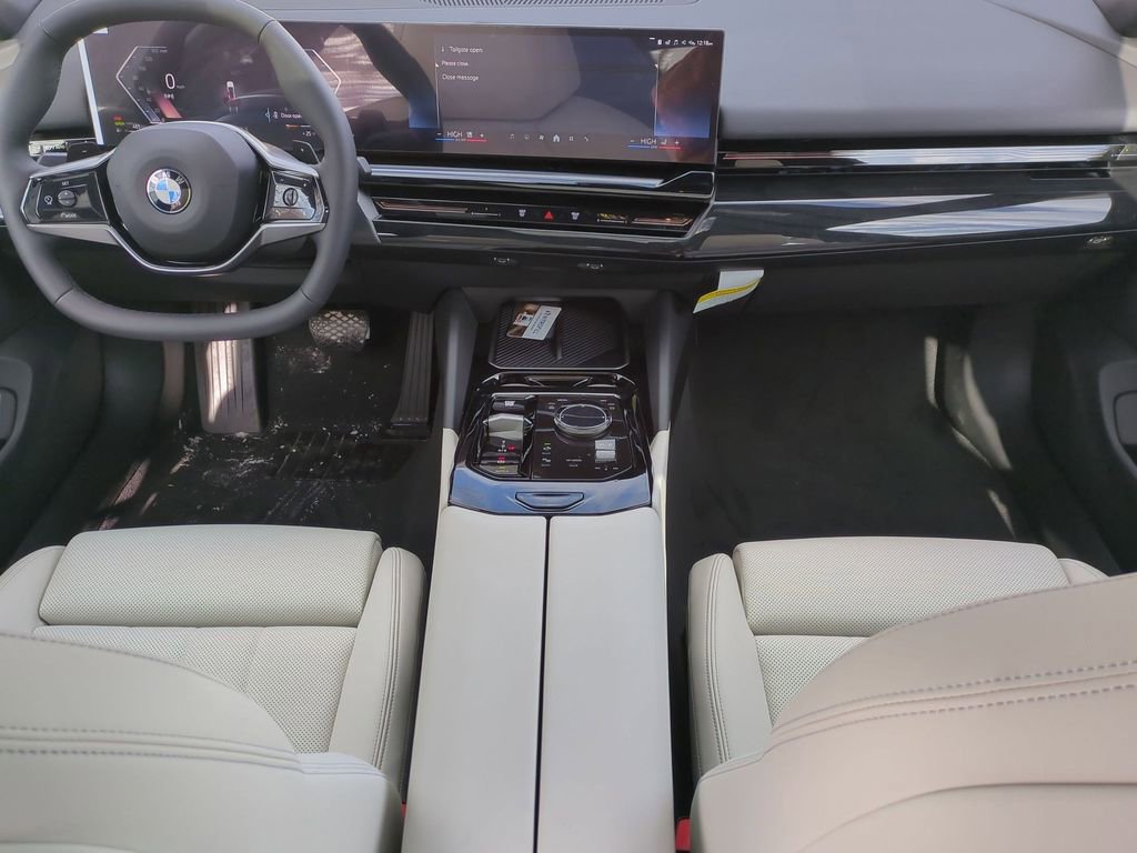New 2026 BMW 550e xDrive w/ Executive Package image 21