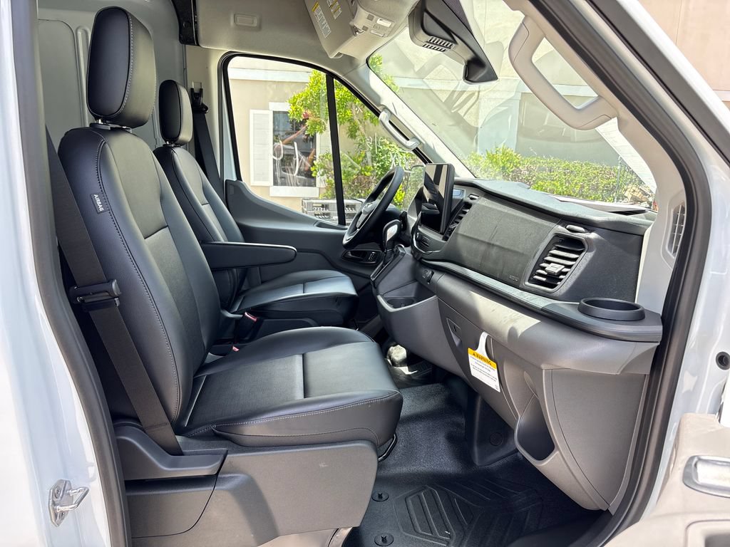 New 2026 Ford Transit 250 148 Medium Roof RWD image 5