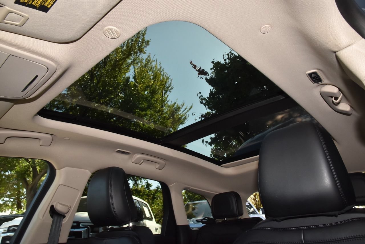 Certified 2024 Lincoln Corsair Grand Touring AWD/4WD image 32