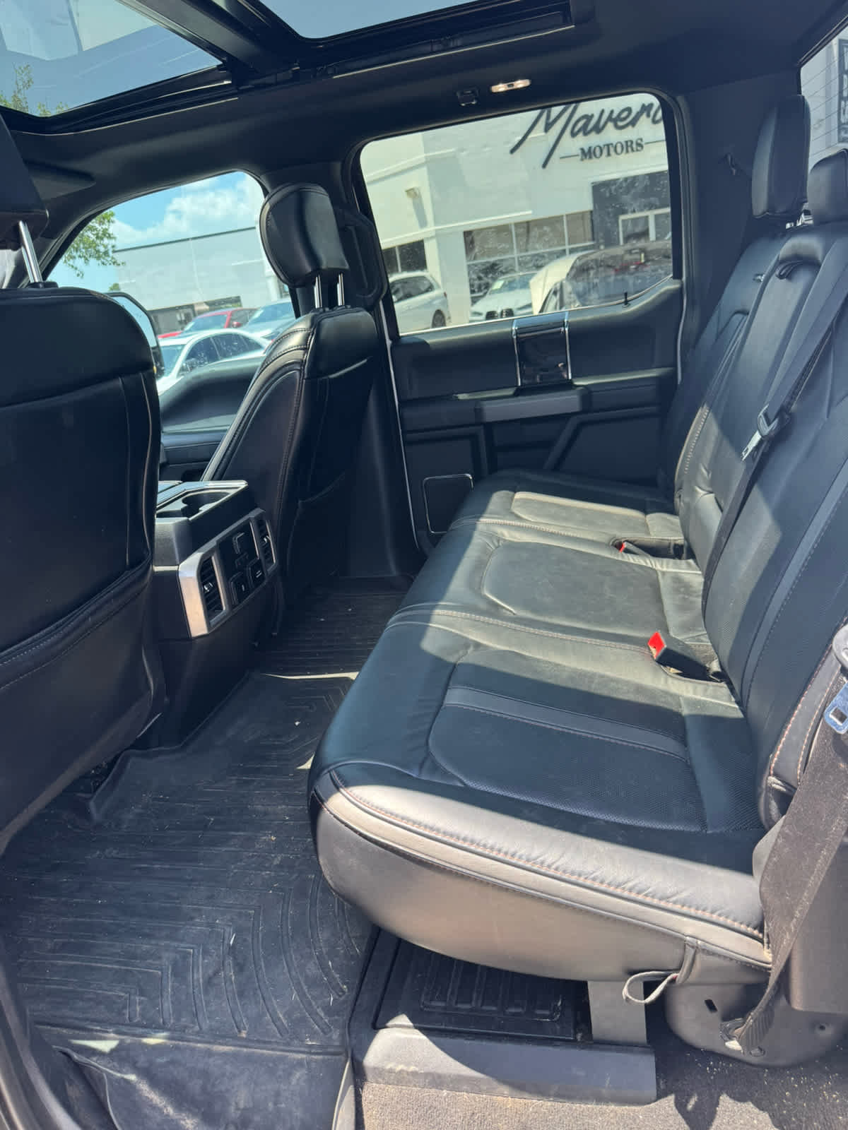 Used 2021 Ford F250 Platinum w/ FX4 Off-Road Package AWD/4WD image 5