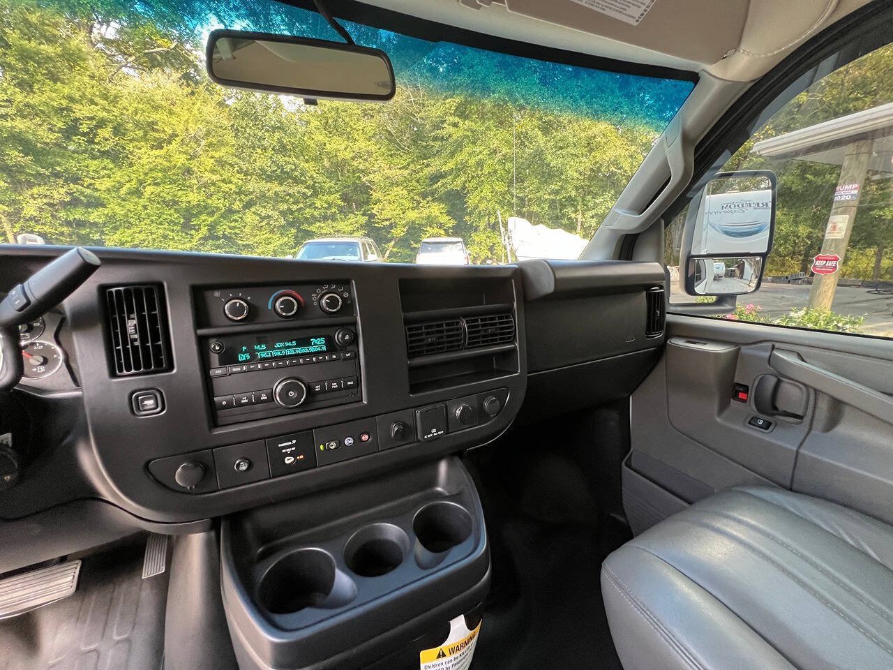 Used 2023 Chevrolet Express 3500 w/ Power Convenience Package RWD image 13