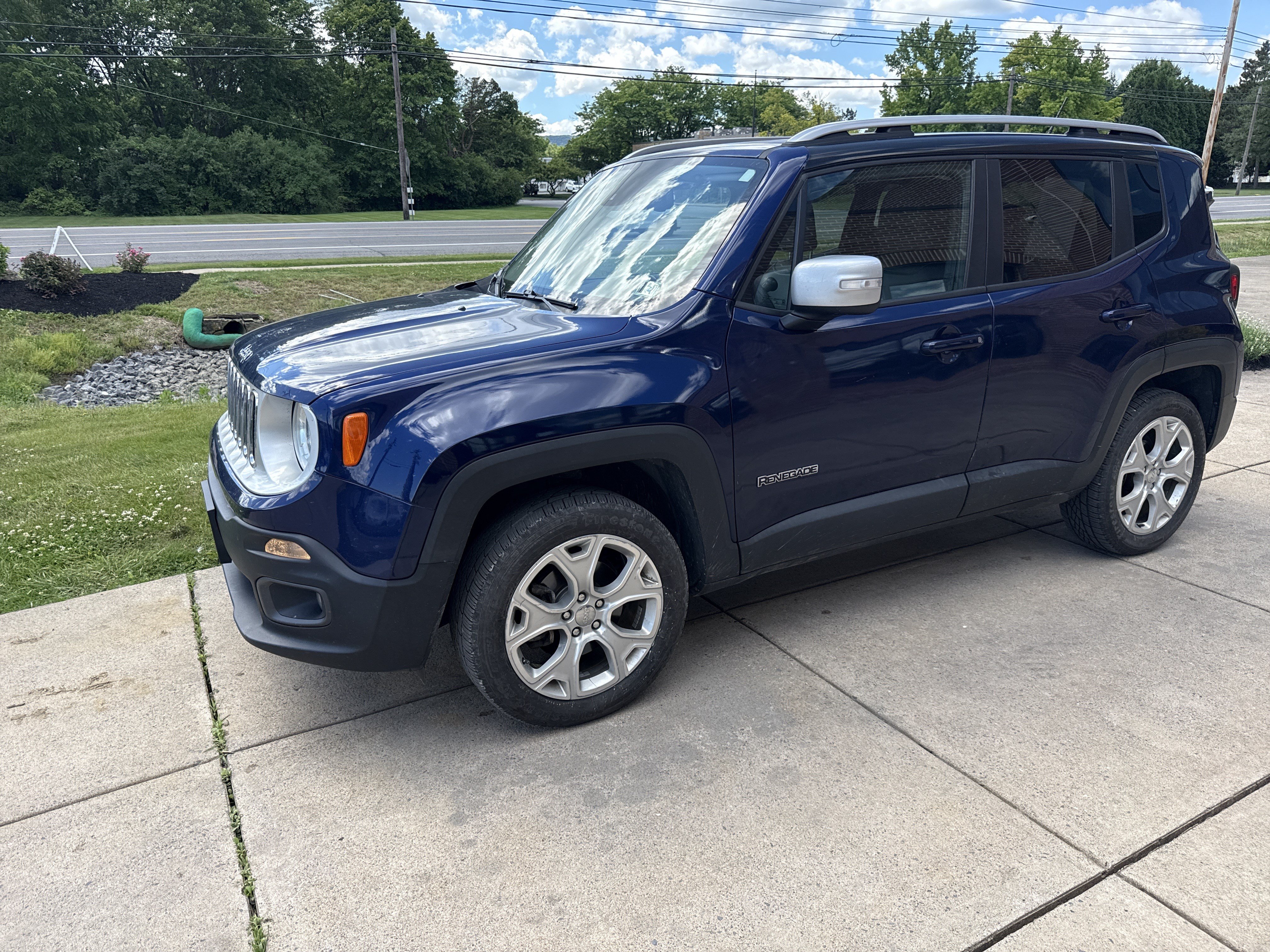 Used 2016 Jeep Renegade Limited AWD/4WD image 9
