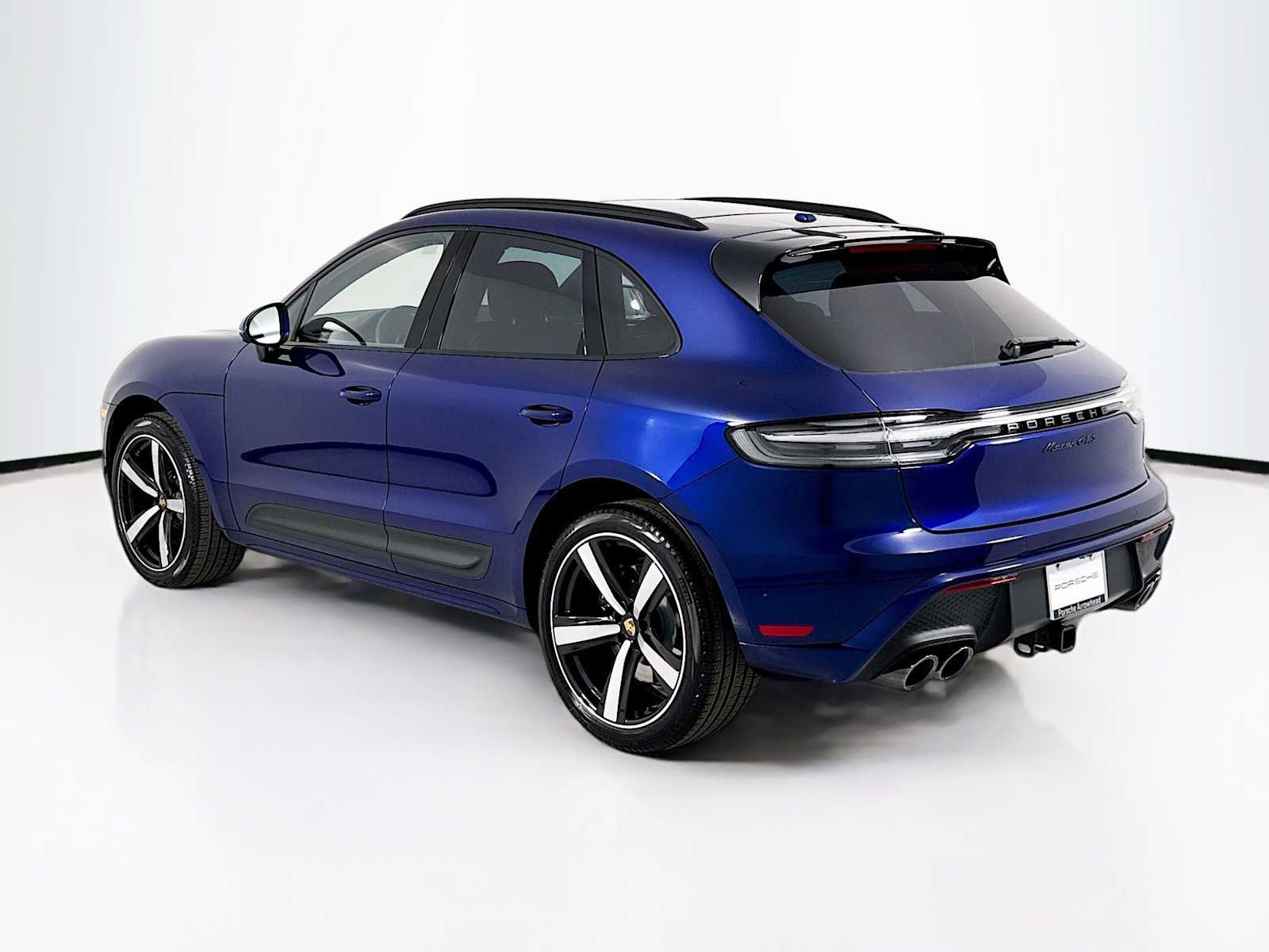 Certified 2025 Porsche Macan GTS image 3