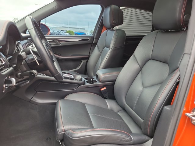 Certified 2023 Porsche Macan AWD/4WD image 24