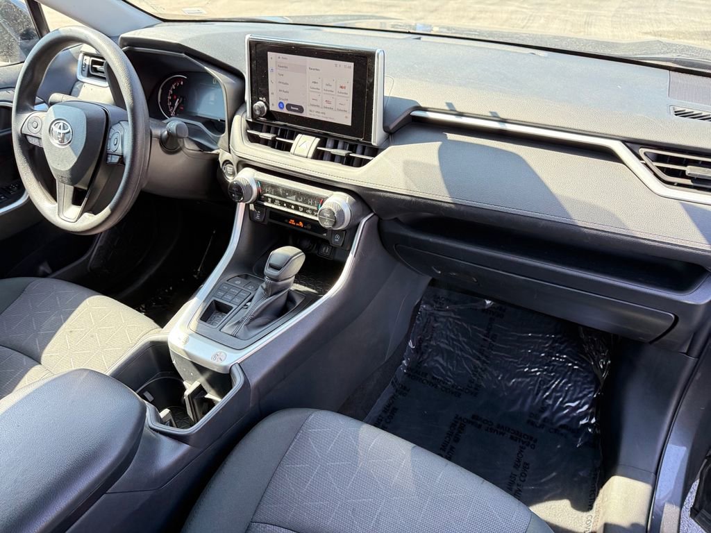 Certified 2025 Toyota RAV4 XLE image 17