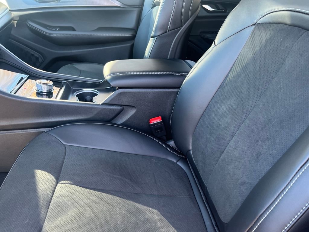 New 2025 Jeep Grand Cherokee Laredo image 26