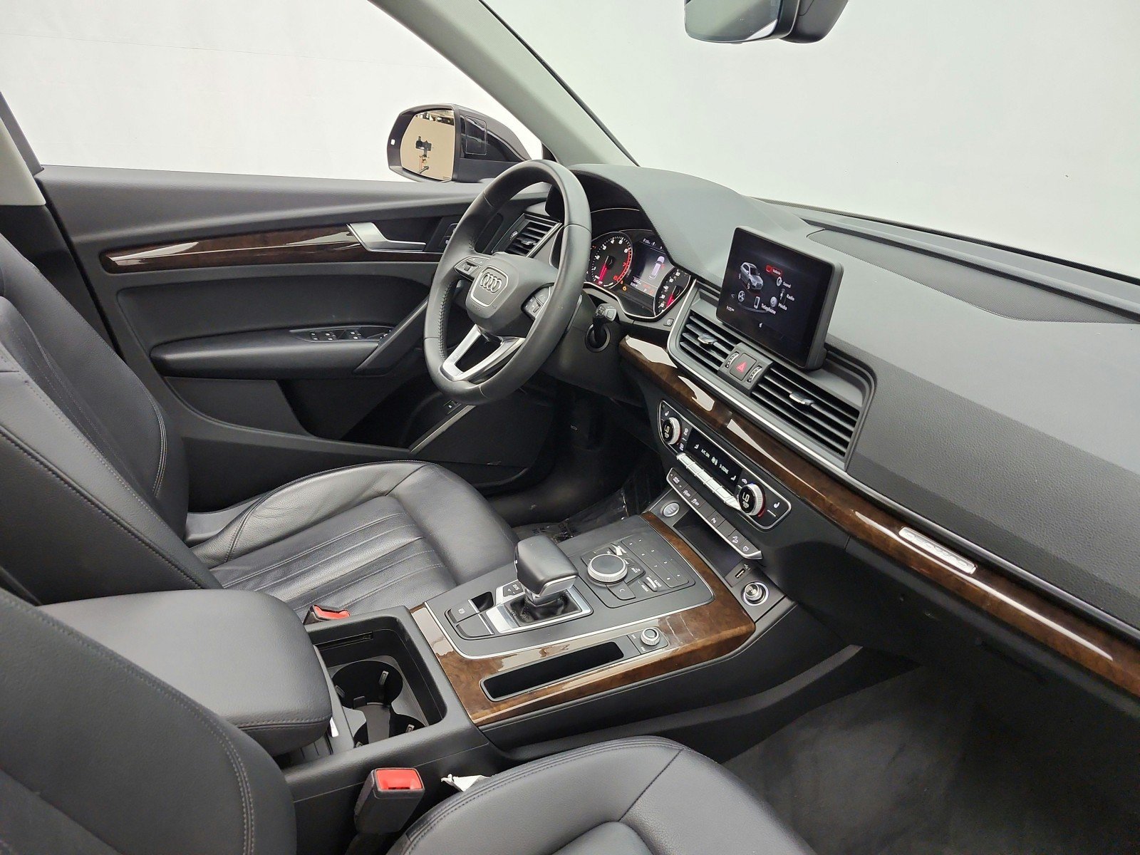 Used 2020 Audi Q5 2.0T Premium w/ Convenience Package AWD/4WD image 18