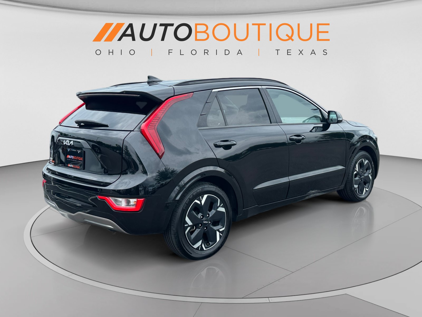 Used 2023 Kia Niro Wind w/ Wind Preserve Package FWD image 5